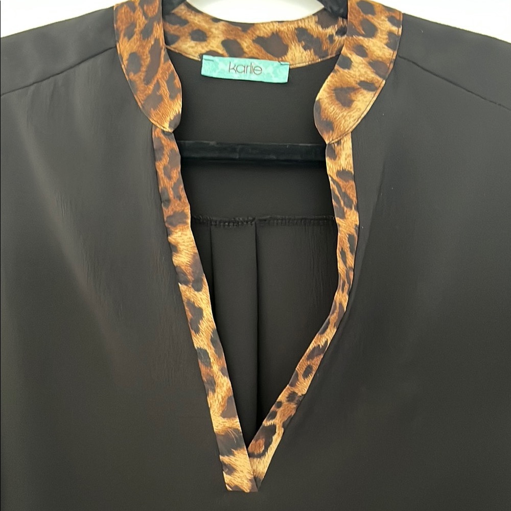 Karlie Black Relaxed Blouse with Mandarin Collar - Picture 4 of 8
